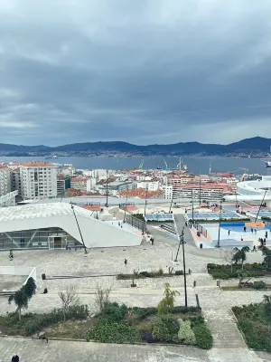 Occidental Vigo À proximité de l'hôtel Photos
