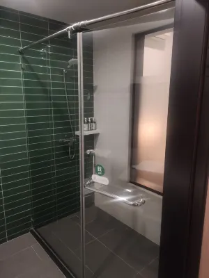GreenTree Inn Zhixun (Dalian Zhoushuizi Airport Xinzhaizi Metro Station) الغرف Photos