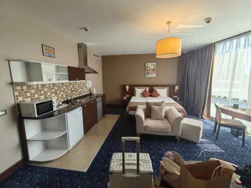 Parkside Hotel & Apartments Rooms Photos