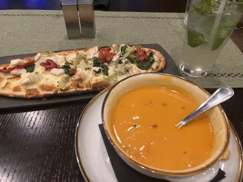 Renaissance St. Louis Airport Hotel Dining Photos