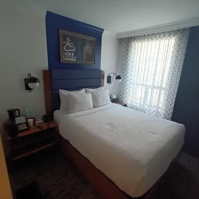 Hotel Belmont Vancouver MGallery Rooms Photos