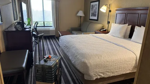 Hampton Inn Washington-Dulles Int'l Airport South Rooms Photos
