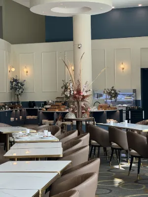 Village Hotel Changi by Far East Hospitality Restauration Photos