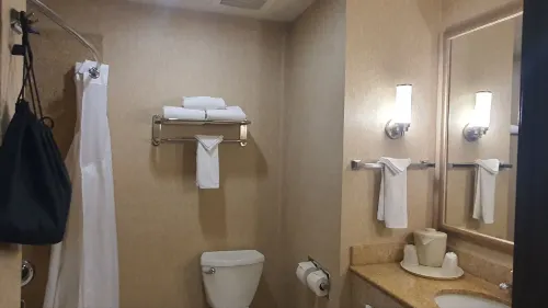 Holiday Inn Express San Diego South - Chula Vista Rooms Photos