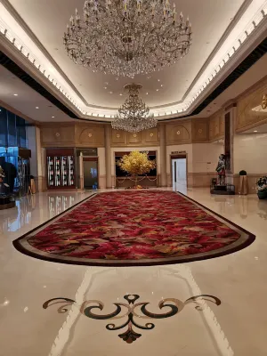 Golden Crown China Hotel Public Areas Photos