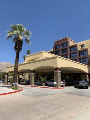 Renaissance Palm Springs Hotel Exterior Photos