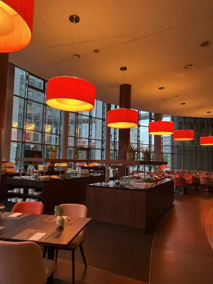 NH Duesseldorf City Restauration Photos