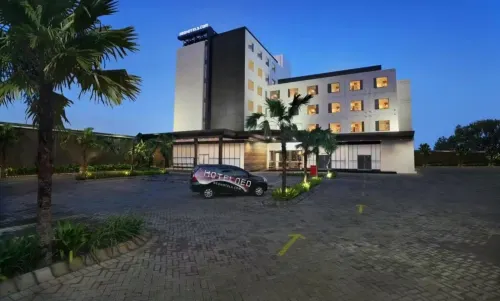 Hotel Neo+ Waru - Sidoarjo Eksterior Photos