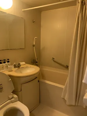 HOTEL LiVEMAX BUDGET Yokohama Tsurumi Zimmer Photos