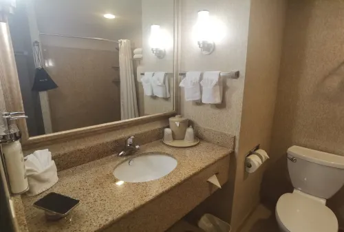 Holiday Inn Express San Diego South - Chula Vista Rooms Photos
