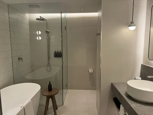 Rydges Melbourne an EVT hotel Rooms Photos