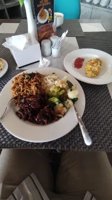 Azana Style Hotel Madura Makanan Photos