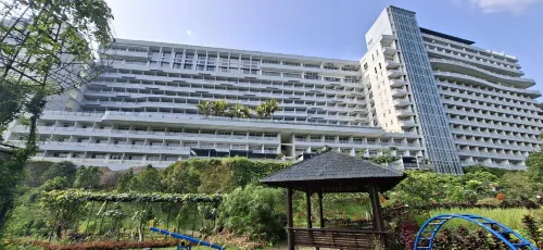 Le Eminence Puncak Hotel Convention & Resort Exterior Photos