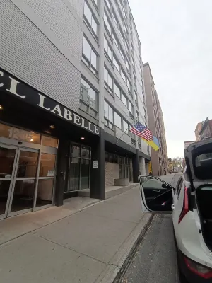 Hotel les Suites Labelle Extérieur Photos
