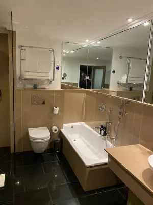 Radisson Blu Hotel, London Bloomsbury Kamar Photos
