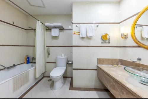 The Grand Tower Hotel Zimmer Photos