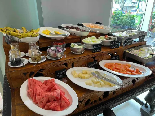Holiday Inn Dar ES Salaam City Centre Restauration Photos