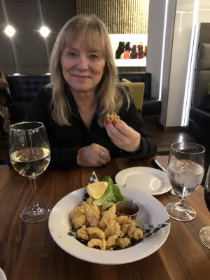 Hotel Bonaventure Montreal Dining Photos