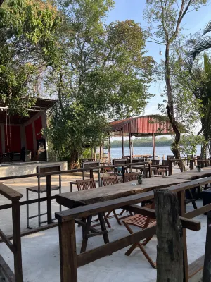 Banyan Tree À proximité de l'hôtel Photos