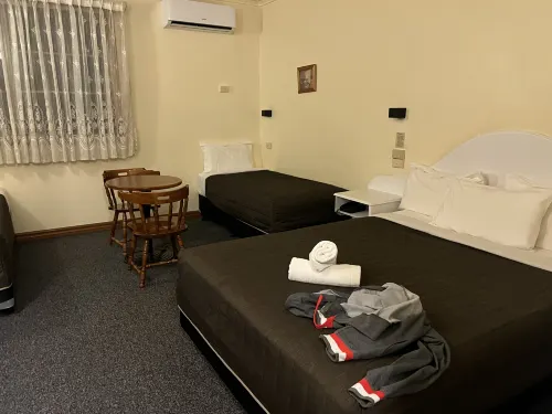 St Georges Motor Inn Rooms Photos