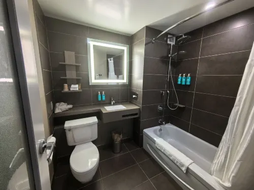Novotel Toronto North York Rooms Photos