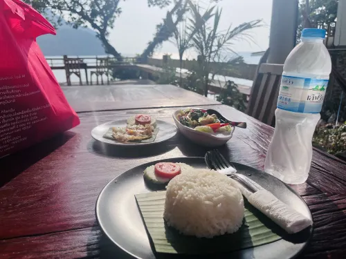 Phi Phi Cozy Seafront Resort Restauration Photos