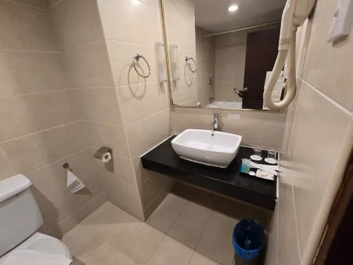 Crystal Crown Hotel JB Kamar Photos