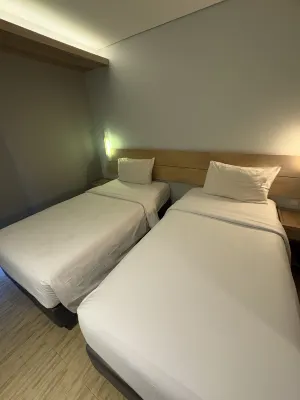 Up-Peak Hotel Simpang Lima Semarang Powered by Archipelago Kamar Photos