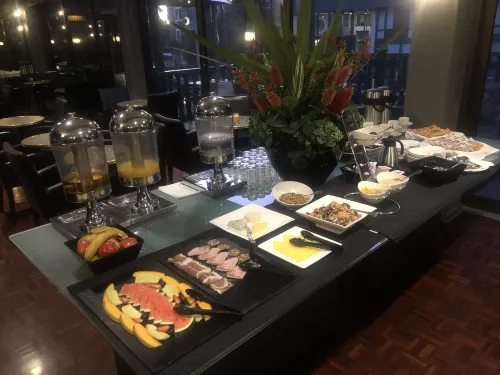 Crest on Barkly Hotel Dining Photos