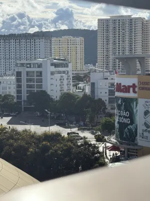 Khách sạn và Căn hộ DIC Star Landmark Xung quanh Photos