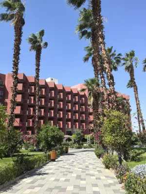 Pyramisa Hotel Luxor Exterior Photos