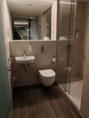 EasyHotel Barcelona Fira Chambres Photos