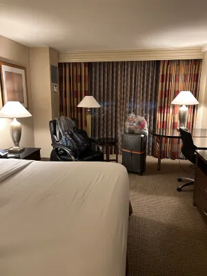Hilton Chicago O'Hare Airport Rooms Photos
