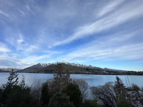 Lakefront Lodge Near Hotel Photos