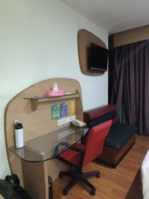 Business Hotel Tomang Chambres Photos