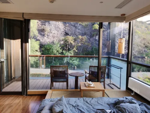 Mountain Companion Inn Photos