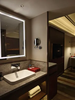 Meiqiu Holiday Hotel (Zhuhai Gongbei Port Branch) Rooms Photos