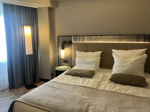 Leonardo Royal Hotel Frankfurt Zimmer Photos