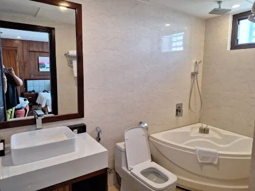 Yarra Ocean Suites Danang Rooms Photos