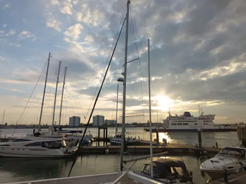 Ibis Budget Portsmouth À proximité de l'hôtel Photos