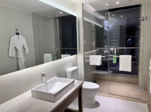 Hyatt Place Sanya City Center Rooms Photos