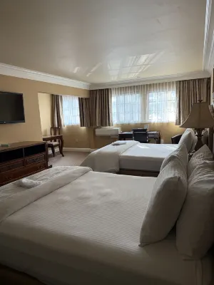 Best Western Plus Sunset Plaza Hotel Rooms Photos