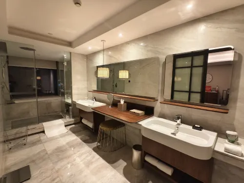 the Lotus Hotel Kamar Photos