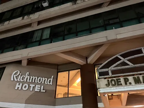 Richmond Plaza Hotel Esterni Photos