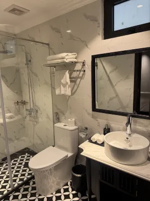 The Legend Hanoi Hotel Kamar Photos