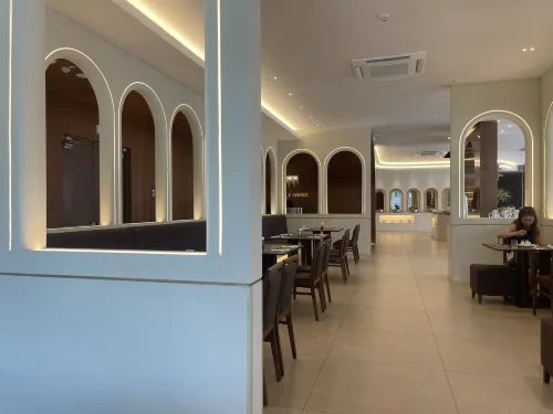 Eldis Regent Hotel Dining Photos