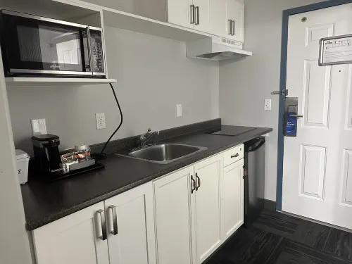 Days Inn by Wyndham Kamloops BC Photos