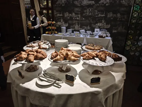 Hotel Saturnia & International Restauration Photos