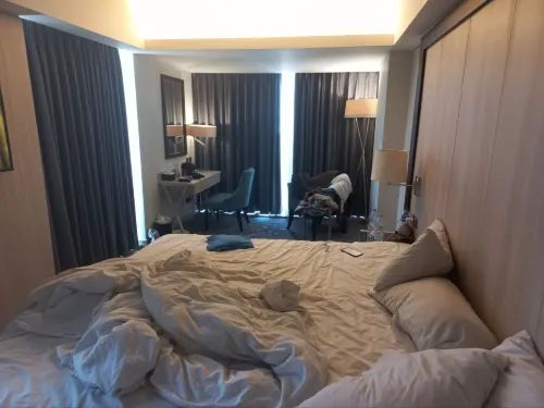 Louis Kienne Hotel Pandanaran Camere Photos