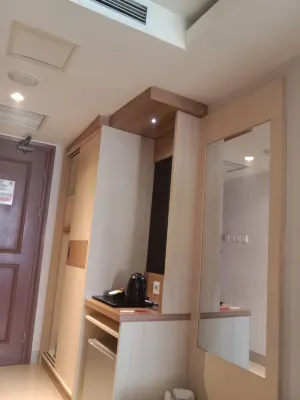 Grand Metro Hotel Tasikmalaya Kamar Photos